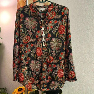 Agatha black floral tops size S/M